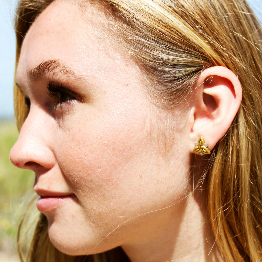 Contemporary 18K Yellow Gold J.J. Marco Diamond Earrings