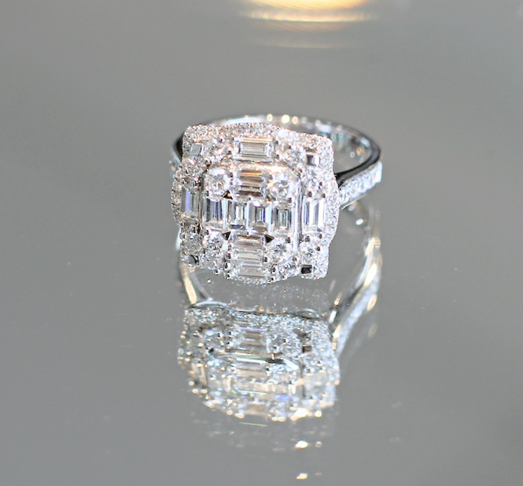 18k White Gold Baguette Diamond Ring